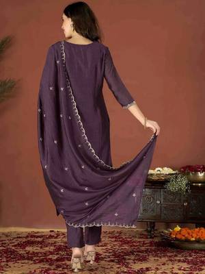 Wine embroidered vichitra kurta set with dupatta & pant 3