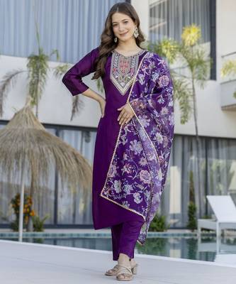 Purple embroidered chanderi cotton kurta set with dupatta & pant 2