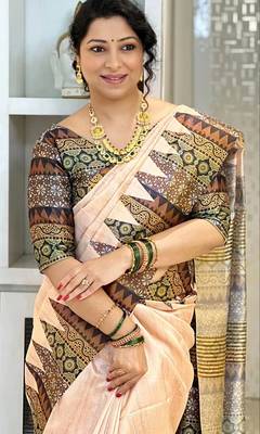 Soft tussar silk sarees with beautiful digital print attractive checks design saree  with tassels 4