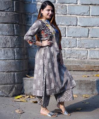 grey printed kurti with patchwork kurta set 5
