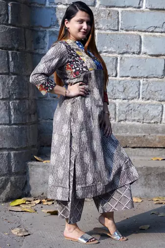 grey printed kurti with patchwork kurta set