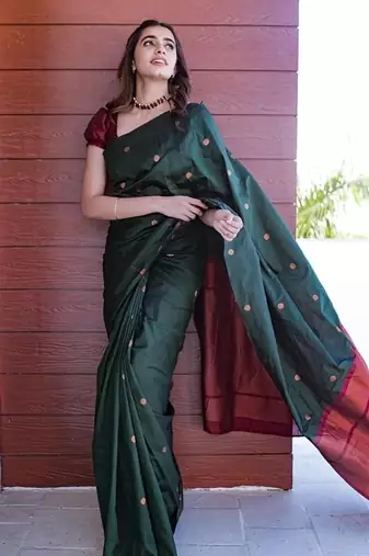 Green maroon silk blend banarasi saree with unstitched blouse piece
