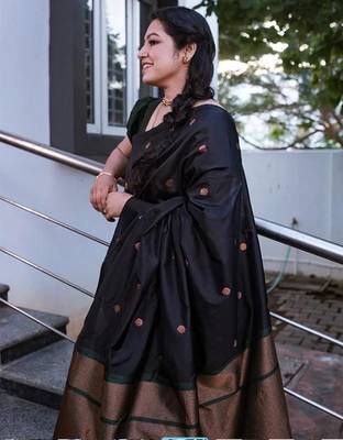 Black silk blend banarasi saree with unstitched blouse piece 2