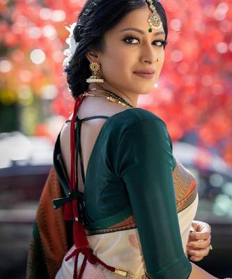 Cream green silk blend banarasi saree with unstitched blouse piece 5