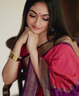 Rani pink silk blend banarasi saree with unstitched blouse piece 2
