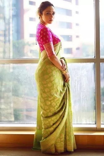 Parrot pink soft silk blend banarasi jacuard work designer party wear saree with unstitched blouse piece