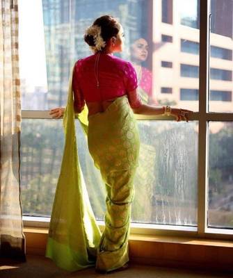 Parrot pink silk blend banarasi saree with unstitched blouse piece 2