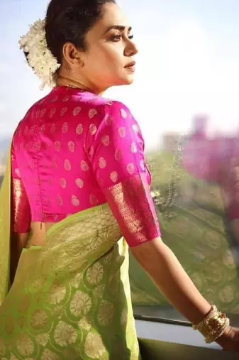 Parrot pink silk blend banarasi saree with unstitched blouse piece