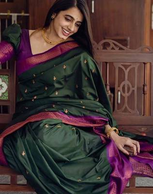 Green silk blend banarasi saree with unstitched blouse piece 5