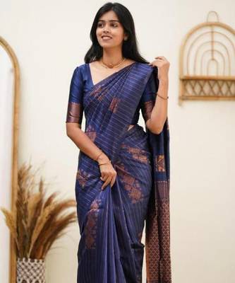 Blue silk blend banarasi saree with unstitched blouse piece 4