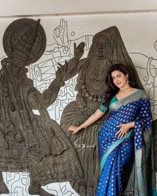 Blue green silk blend banarasi saree with unstitched blouse piece 5