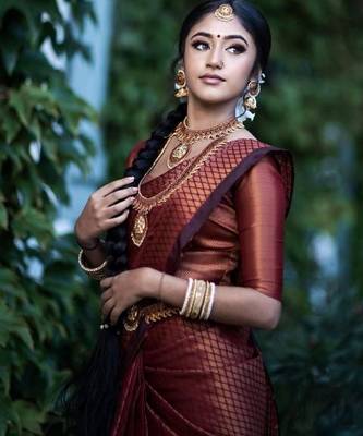 Maroon silk blend banarasi saree with unstitched blouse piece 2