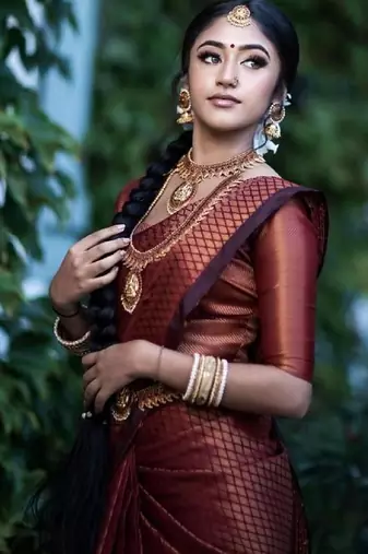 Maroon silk blend banarasi saree with unstitched blouse piece