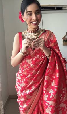 Red linen blend banarasi saree with unstitched blouse piece 2