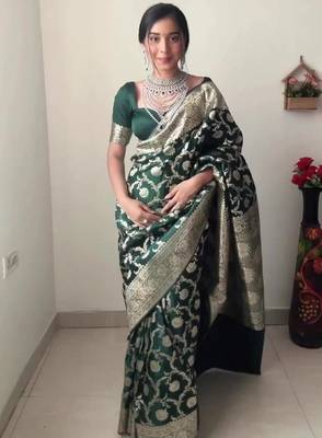 Green linen blend banarasi saree with unstitched blouse piece 5