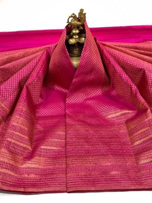 Rani pink silk blend banarasi saree with unstitched blouse piece 3