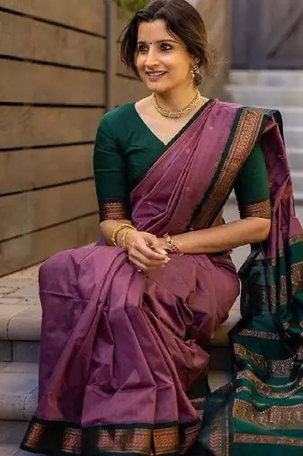 Onion green silk blend banarasi saree with unstitched blouse piece