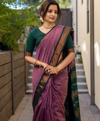 Onion green silk blend banarasi saree with unstitched blouse piece 1