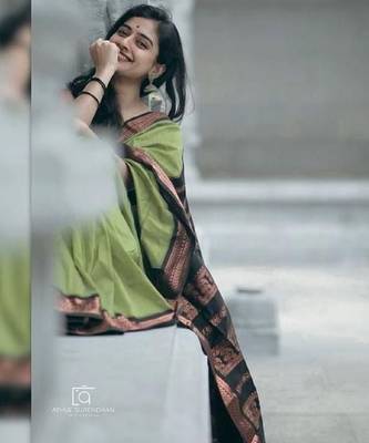 Parrot green silk blend banarasi saree with unstitched blouse piece 3