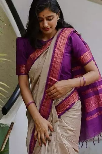 Cream purple silk blend banarasi saree with unstitched blouse piece