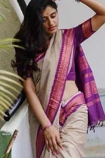 Cream purple silk blend banarasi saree with unstitched blouse piece
