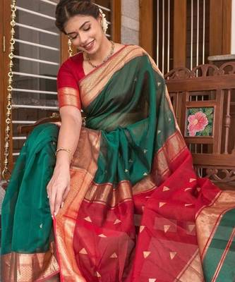 Green red silk blend banarasi saree with unstitched blouse piece 2