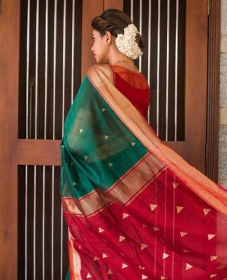 Green red silk blend banarasi saree with unstitched blouse piece 5