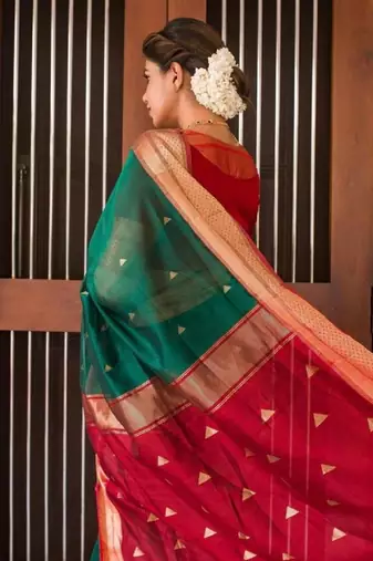 Green red silk blend banarasi saree with unstitched blouse piece