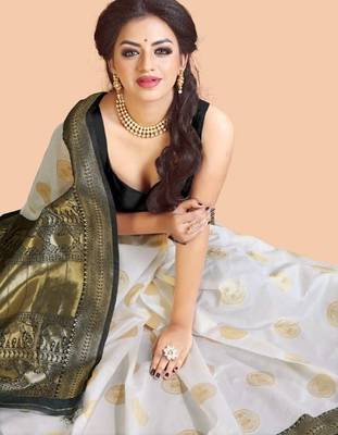 White black silk blend banarasi saree with unstitched blouse piece 4