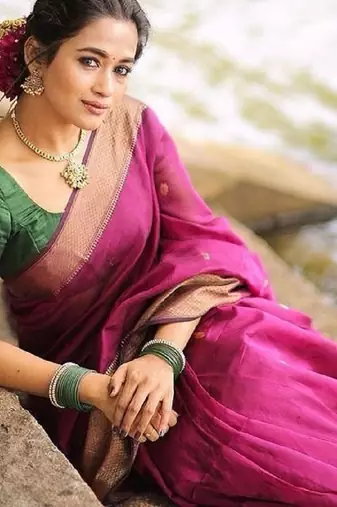 Pink green linen blend banarasi saree with unstitched blouse piece
