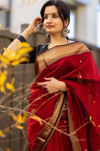 Red black linen blend banarasi saree with unstitched blouse piece