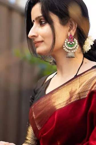 Red black linen blend banarasi saree with unstitched blouse piece