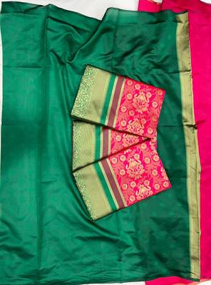 Red green silk blend banarasi saree with unstitched blouse piece 5