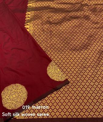 Red silk blend banarasi saree with unstitched blouse piece 4