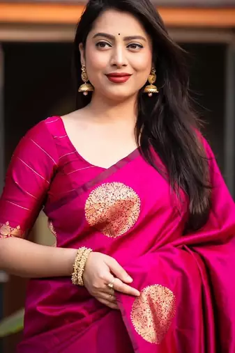 Pink silk blend banarasi saree with unstitched blouse piece