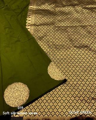 Parrot silk blend banarasi saree with unstitched blouse piece 4