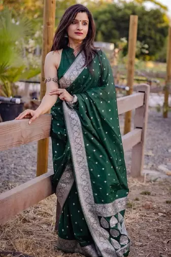 Green silk blend banarasi saree with unstitched blouse piece