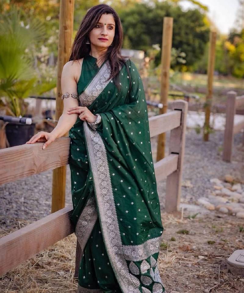 Green soft silk blend banarasi jacuard work designer party wear saree with unstitched blouse piece