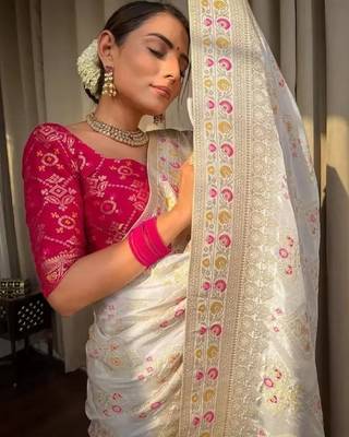 White pink silk blend banarasi saree with unstitched blouse piece 2