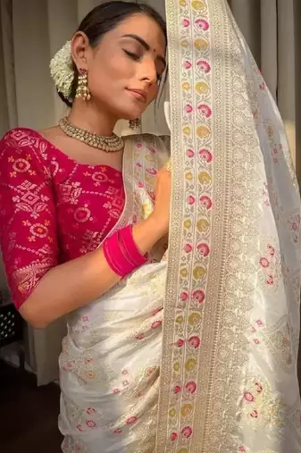 White pink silk blend banarasi saree with unstitched blouse piece