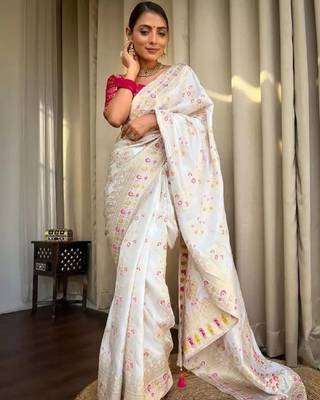 White pink silk blend banarasi saree with unstitched blouse piece 3