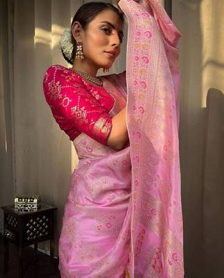 Baby pink silk blend banarasi saree with unstitched blouse piece 2