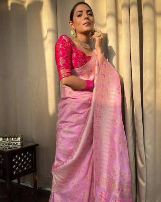 Baby pink silk blend banarasi saree with unstitched blouse piece 3