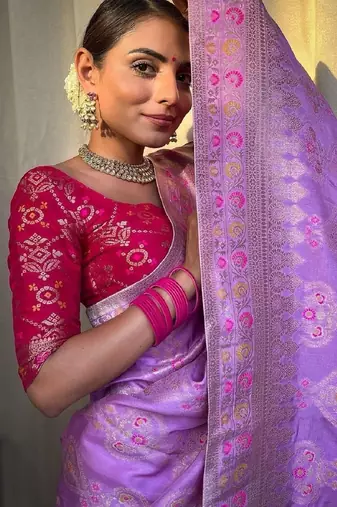 Lavender pink silk blend banarasi saree with unstitched blouse piece