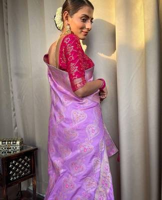 Lavender pink silk blend banarasi saree with unstitched blouse piece 4