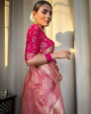 Peach pink silk blend banarasi saree with unstitched blouse piece 3