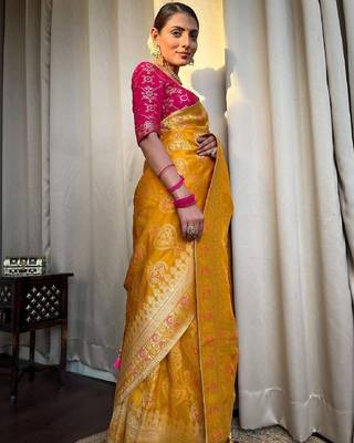 Yellow pink silk blend banarasi saree with unstitched blouse piece 4
