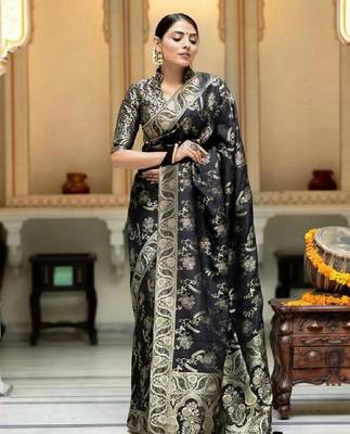 Black silk blend banarasi saree with unstitched blouse piece 3