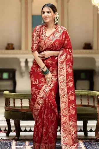 Red silk blend banarasi saree with unstitched blouse piece