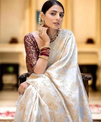 White silk blend banarasi saree with unstitched blouse piece 1